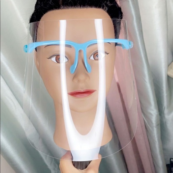 Face masks - Picture 1 of 5